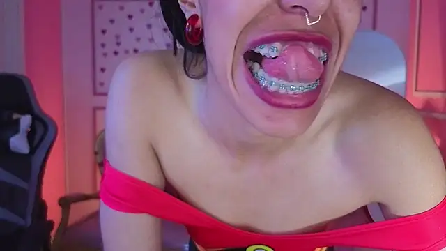 stephania t online show from October 4, 2:37 pm