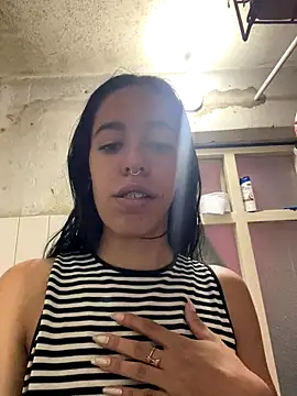 stephania t online show from November 3, 7:59 pm