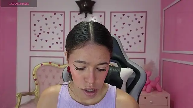 stephania t online show from November 17, 12:33 pm