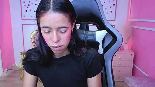 stephania t online show from December 20, 12:01 pm