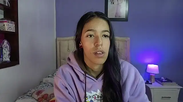 stephania t online show from April 24, 4:09 pm