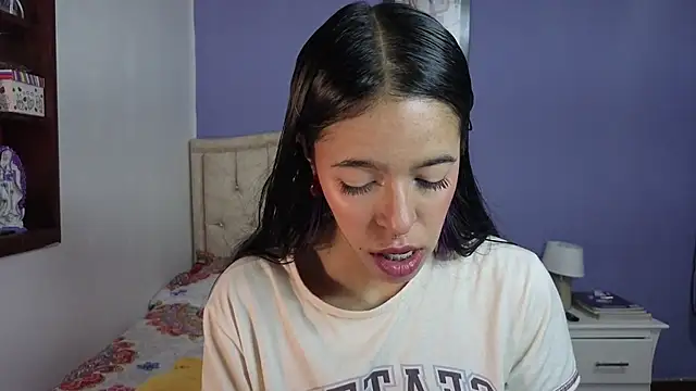 stephania t online show from April 27, 5:00 pm