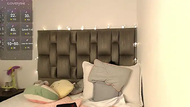 julz 03 online show from December 20, 6:35 pm