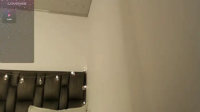 julz 03 online show from January 18, 7:04 pm