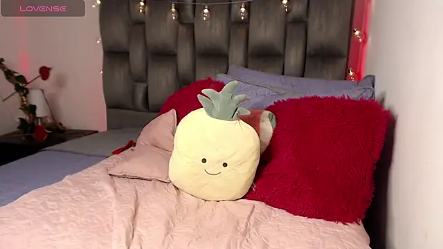 julz 03 online show from February 27, 8:20 pm