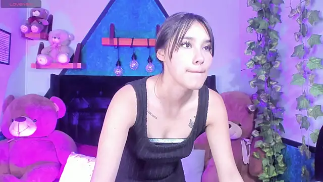 Snapshot of _Sophie__miller chatting on January 23, 8:13 pm  Sophie  miller online show from January 23, 8:13 pm