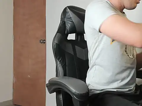 leo030809 online show from February 14, 9:00 pm