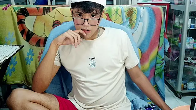 Snapshot of Baby_Cream chatting on December 17, 8:01 am Baby Cream online show from December 17, 8:01 am