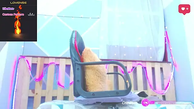 Snapshot of Michellcockxxx chatting on February 24, 5:54 am Michellcockxxx online show from February 24, 5:54 am