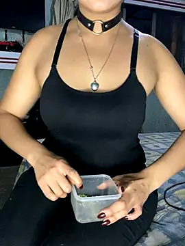 Snapshot of Effyvice13 chatting on September 27, 2:38 am Effyvice13 online show from September 27, 2:38 am