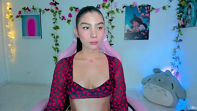 vaura  online show from December 18, 3:58 am