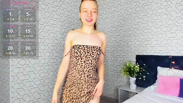 Snapshot of Michelle_Blond chatting on January 4, 8:49 am Michelle Blond online show from January 4, 8:49 am