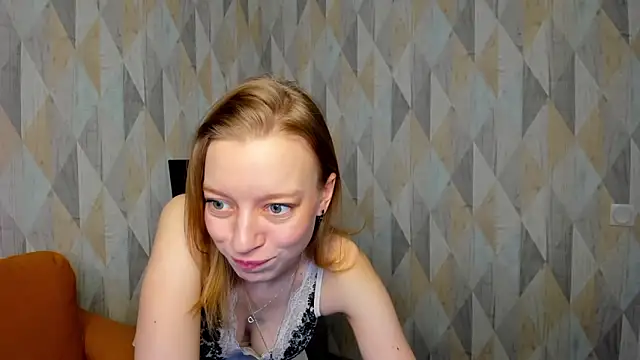 Snapshot of Michelle_Blond chatting on February 7, 10:19 am Michelle Blond online show from February 7, 10:19 am