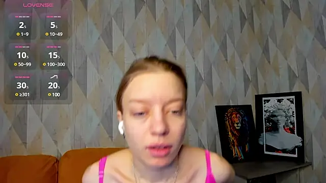 Snapshot of Michelle_Blond chatting on February 8, 7:04 am Michelle Blond online show from February 8, 7:04 am