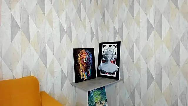 Snapshot of Michelle_Blond chatting on February 18, 1:22 pm Michelle Blond online show from February 18, 1:22 pm