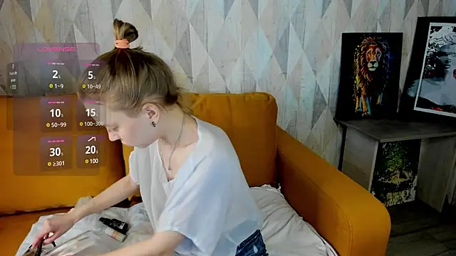 Snapshot of Michelle_Blond chatting on March 17, 7:02 am Michelle Blond online show from March 17, 7:02 am