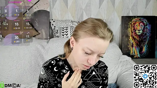 Snapshot of Michelle_Blond chatting on October 4, 8:12 am Michelle Blond online show from October 4, 8:12 am