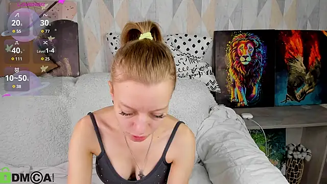 Snapshot of Michelle_Blond chatting on October 5, 8:23 am Michelle Blond online show from October 5, 8:23 am