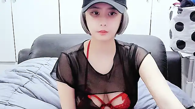 yourz tw online show from December 4, 3:21 pm