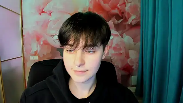 EmiliaYours online show from December 7, 3:41 pm