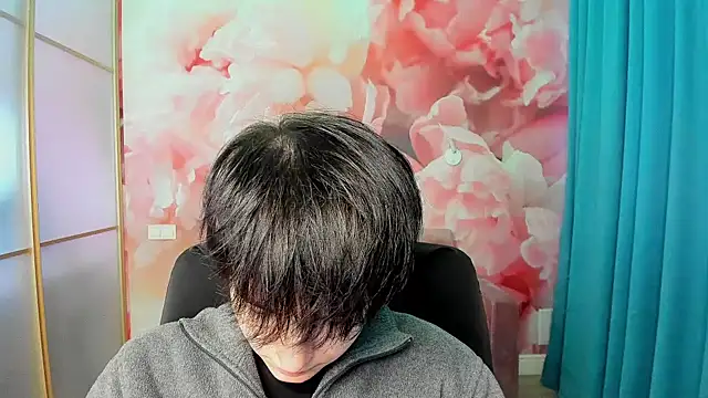 EmiliaYours online show from December 8, 6:43 am