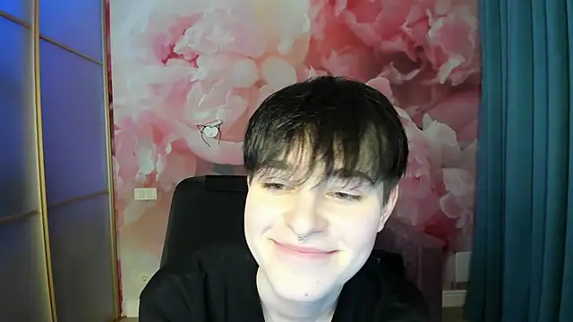 EmiliaYours online show from December 9, 4:47 pm