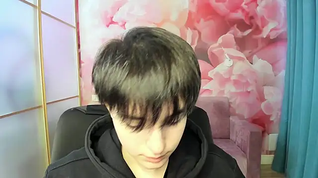 EmiliaYours online show from December 10, 6:54 am