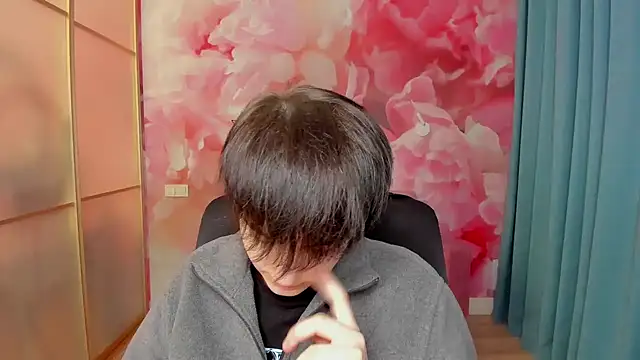 EmiliaYours online show from December 22, 6:28 am