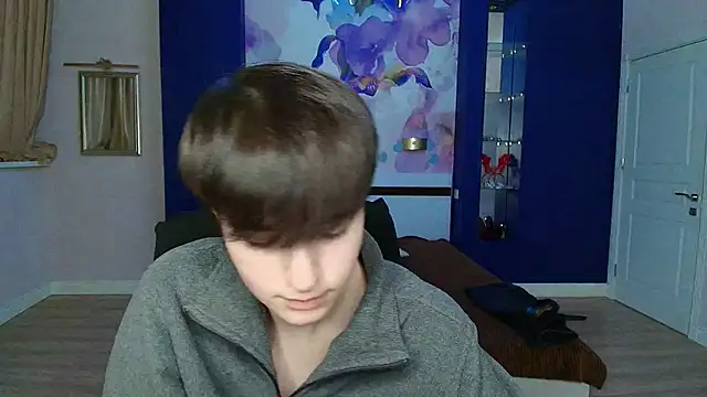 EmiliaYours online show from January 7, 3:54 pm