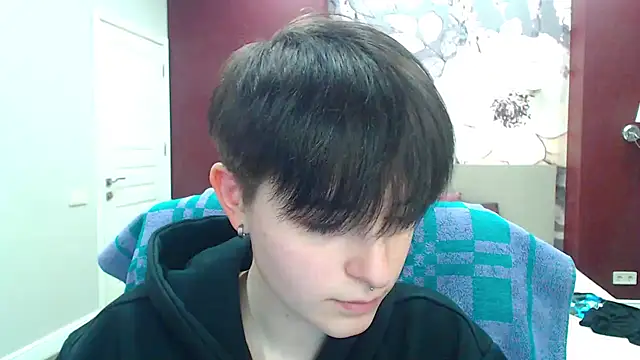 EmiliaYours online show from January 14, 4:18 pm