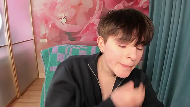 EmiliaYours online show from January 17, 4:04 pm