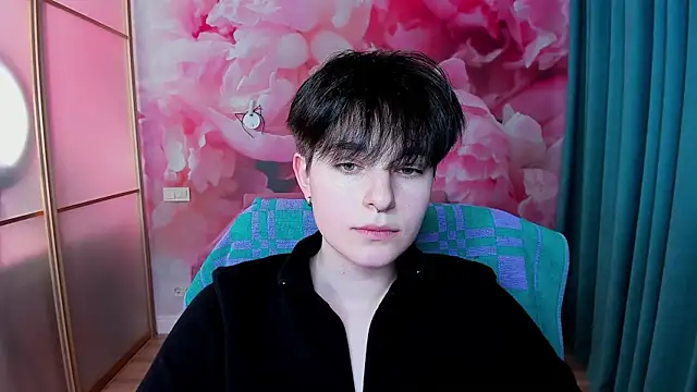 EmiliaYours online show from January 21, 1:00 pm