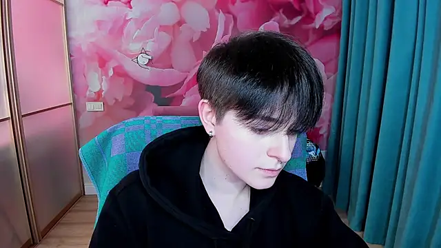 EmiliaYours online show from January 31, 4:06 pm