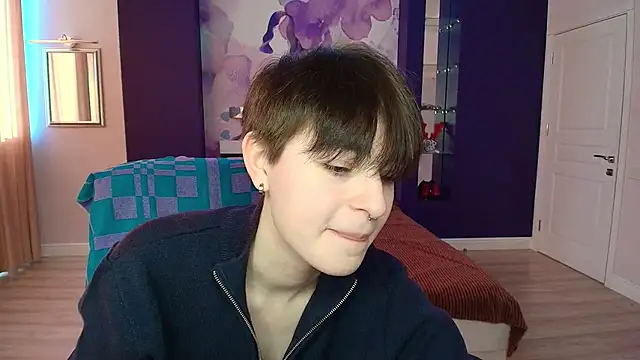 EmiliaYours online show from February 9, 1:03 pm