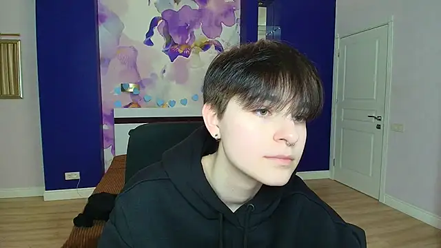 EmiliaYours online show from February 14, 4:41 pm