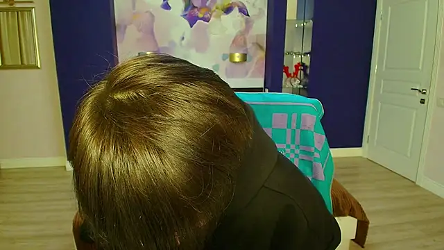 EmiliaYours online show from February 15, 5:17 pm