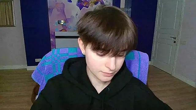 EmiliaYours online show from March 17, 3:40 pm