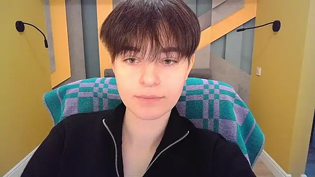 EmiliaYours online show from March 22, 1:19 pm