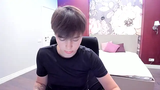 EmiliaYours online show from September 9, 3:55 pm