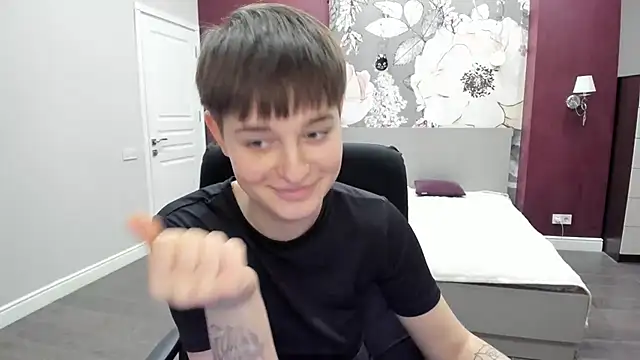 EmiliaYours online show from January 5, 5:27 pm