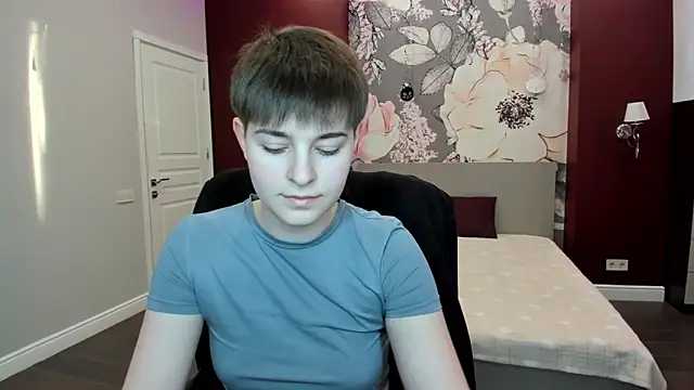 EmiliaYours online show from March 8, 2:54 pm