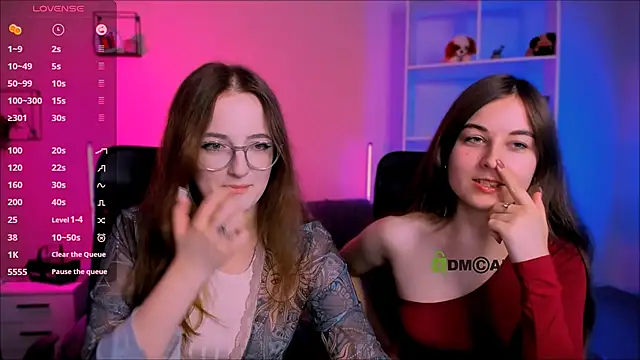 luna berryy online show from November 29, 8:12 pm