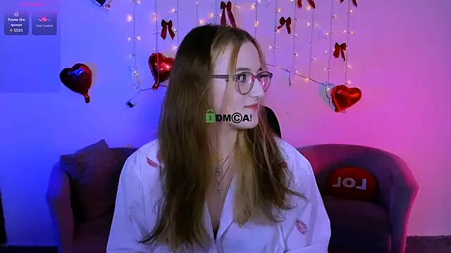 luna berryy online show from March 18, 8:23 pm