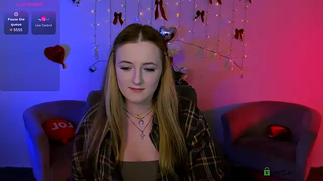 Snapshot of luna_berryy chatting on May 12, 7:11 pm luna berryy online show from May 12, 7:11 pm