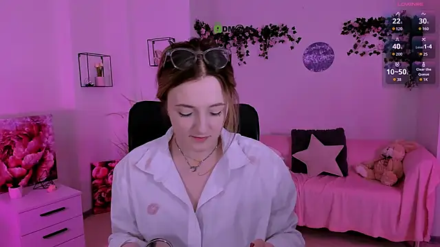 luna berryy online show from July 22, 6:54 pm