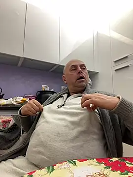 Snapshot of pantomax chatting on December 17, 4:43 pm pantomax online show from December 17, 4:43 pm