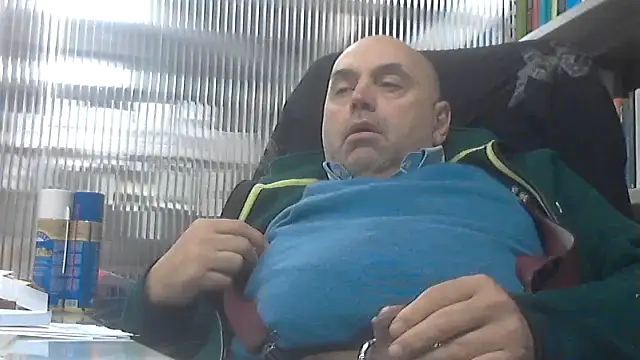 Snapshot of pantomax chatting on November 12, 12:22 am pantomax online show from November 12, 12:22 am