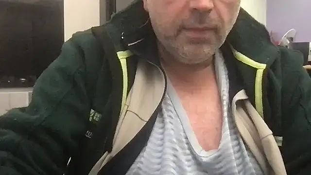 Snapshot of pantomax chatting on December 4, 1:09 pm pantomax online show from December 4, 1:09 pm