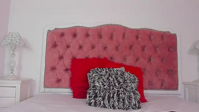 amberlitle online show from October 4, 12:47 pm