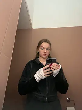 KitteCat online show from December 26, 11:43 am